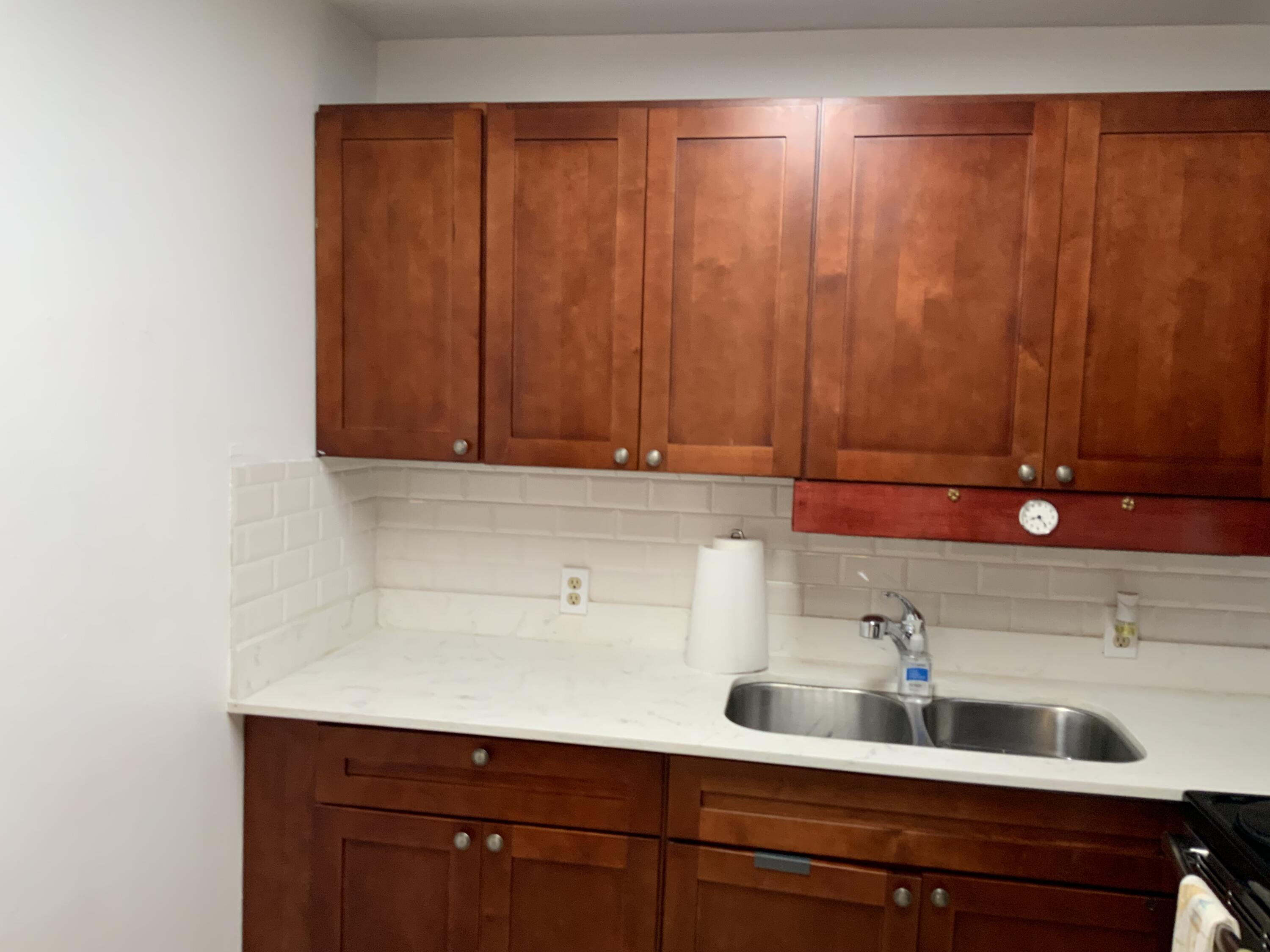 223 Fanshaw F Boca Raton, FL 33434 - Photo 3 of 27 IMG_2204