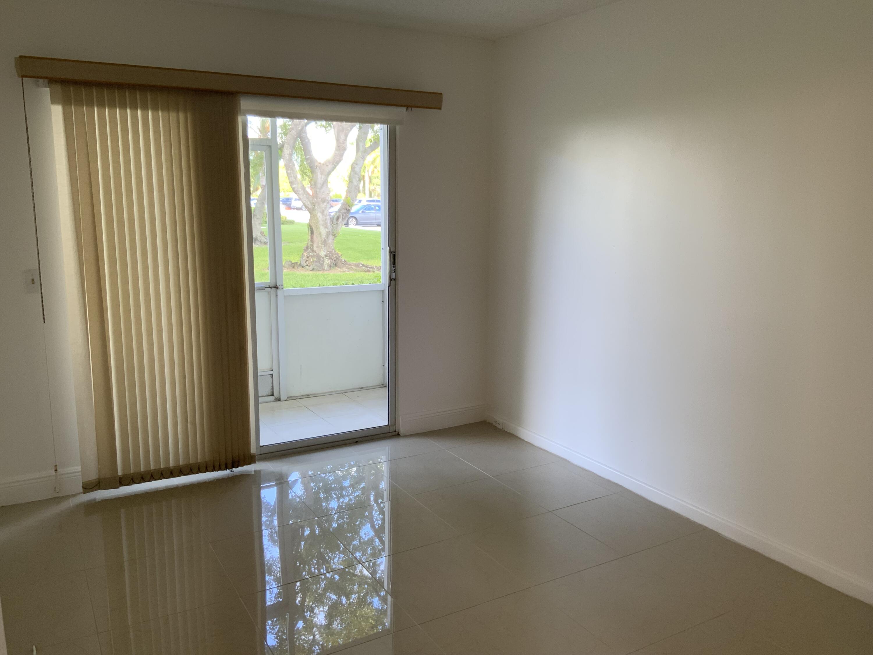 223 Fanshaw F Boca Raton, FL 33434 - Photo 9 of 27 IMG_2214