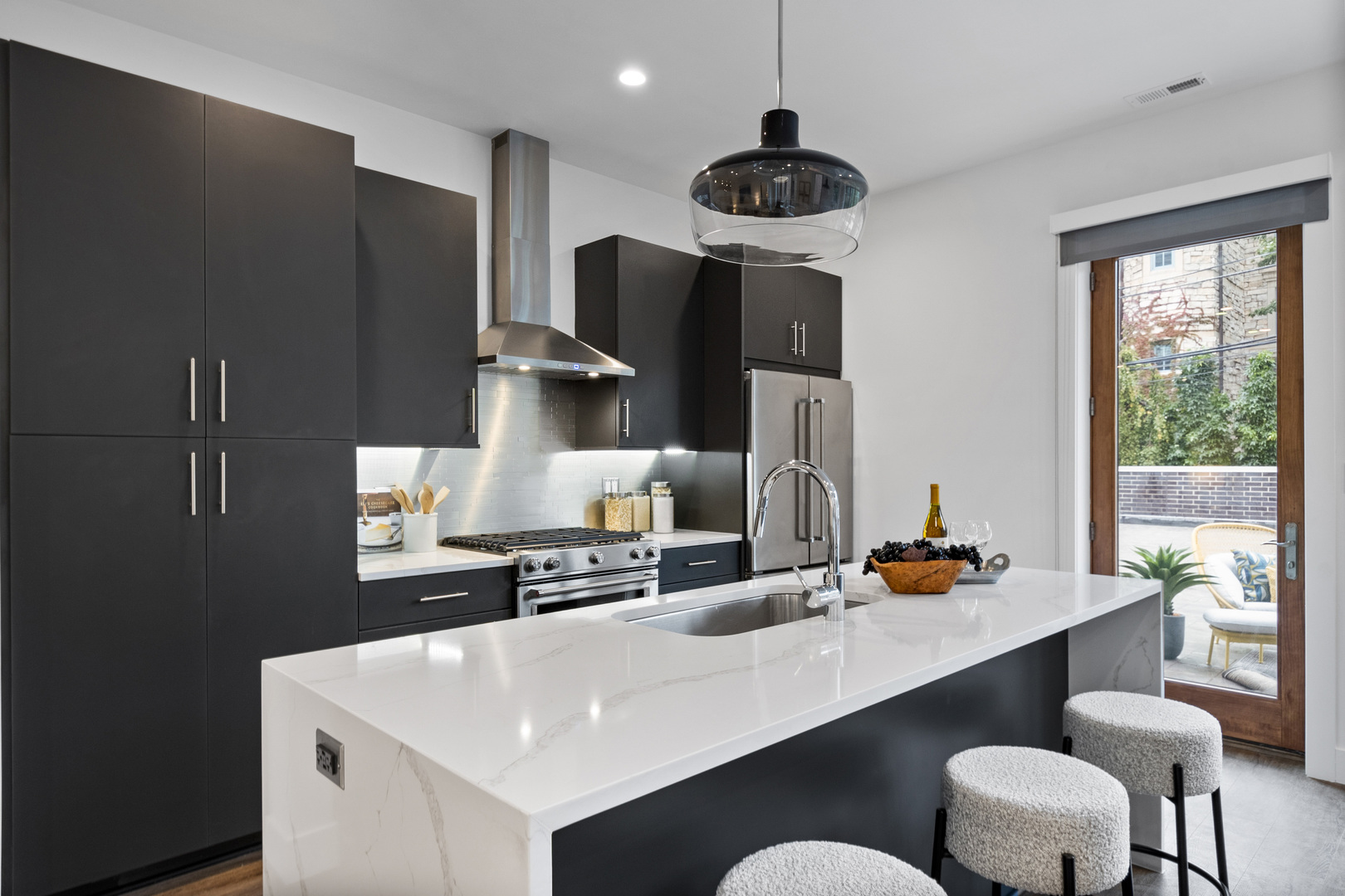 Undisclosed Address Chicago, IL 60614 - Photo 2 of 29