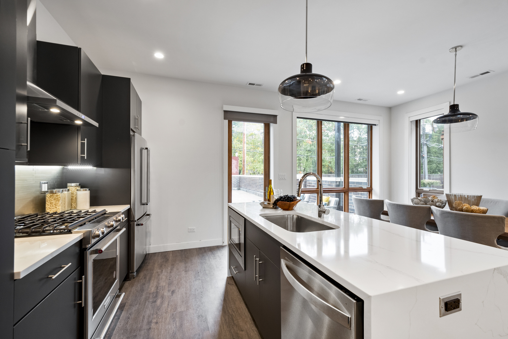 Undisclosed Address Chicago, IL 60614 - Photo 4 of 29