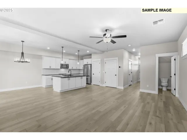 $739,900 | 313 East Caribou Court, La Center, WA 98629