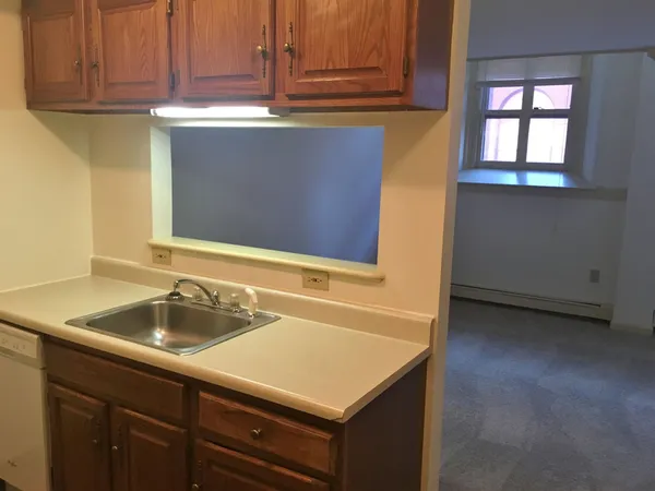 $1,621 | 124 Orange Street, Unit 202, Manchester, NH 03104