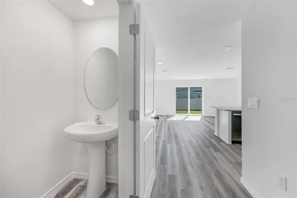 $2,100 | 1011 Spotted Egret Loop, Ruskin, FL 33570