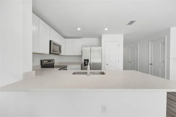 $2,100 | 1011 Spotted Egret Loop, Ruskin, FL 33570