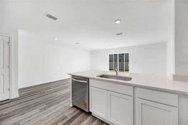 $2,100 | 1011 Spotted Egret Loop, Ruskin, FL 33570