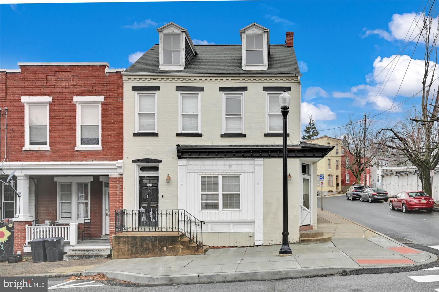 503 Manor Street Lancaster, PA 17603 - Photo 2 of 23