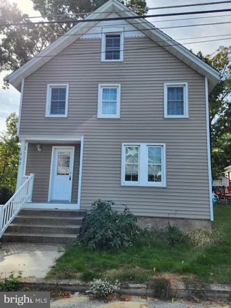 $1,750 | 422 Wesley Avenue, Unit A, Pitman, NJ 08071