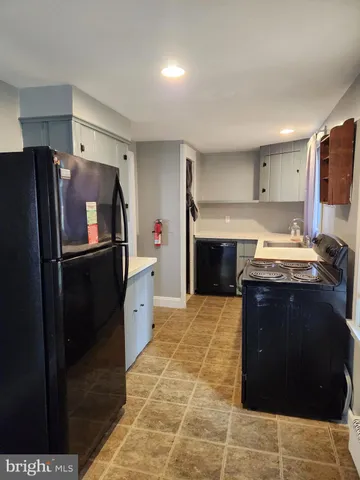 $1,750 | 422 Wesley Avenue, Unit A, Pitman, NJ 08071