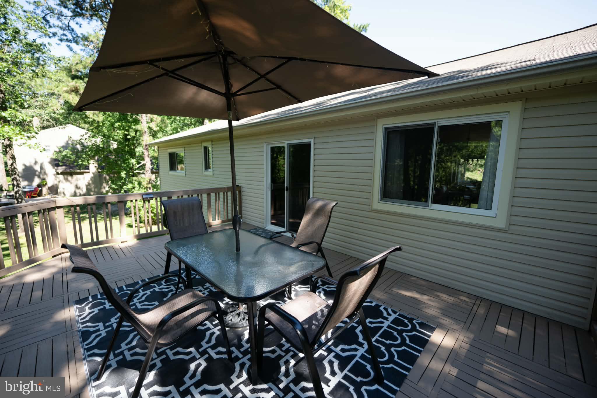 809 Anthony Road Atco, NJ 08004 - Photo 10 of 38 Upper deck and furniture