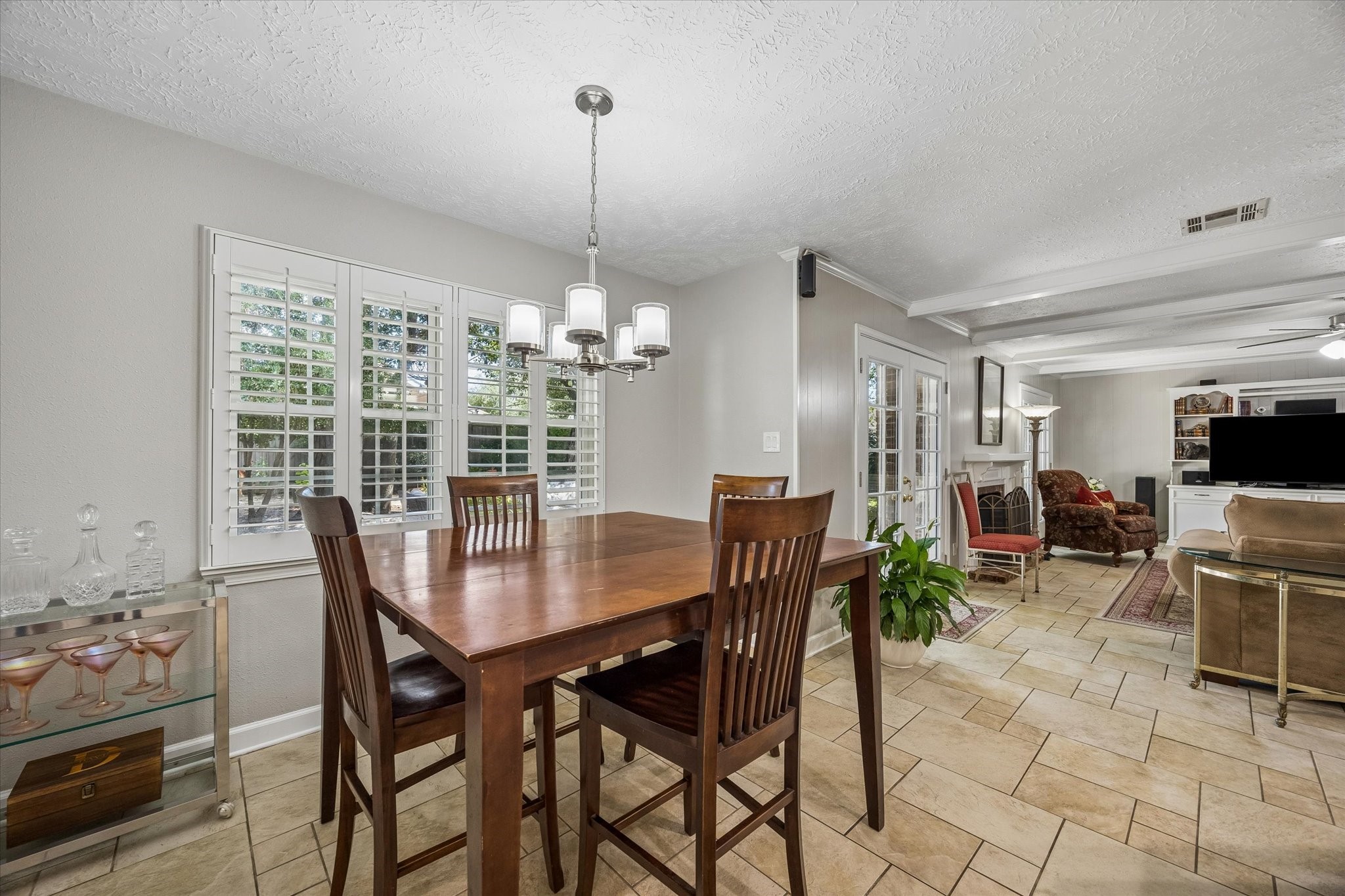 13926 Perthshire Road Houston, TX 77079 - Photo 8 of 31 The open design of the Breakfast Room encourages a sense of togetherness, allowing conversations to flow effortlessly between family members and guests.