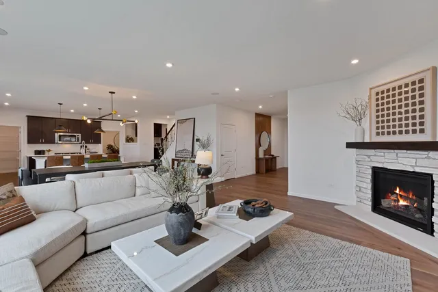 $987,895 | 6232 Lafond Circle, Lisle, IL 60532