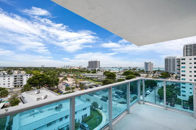 $3,000 | 7501 East Treasure Drive, Unit 8N, North Bay Village, FL 33141