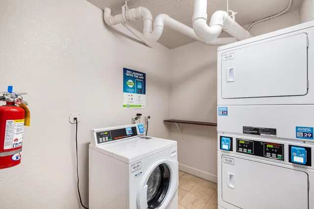 $3,000 | 7501 East Treasure Drive, Unit 8N, North Bay Village, FL 33141