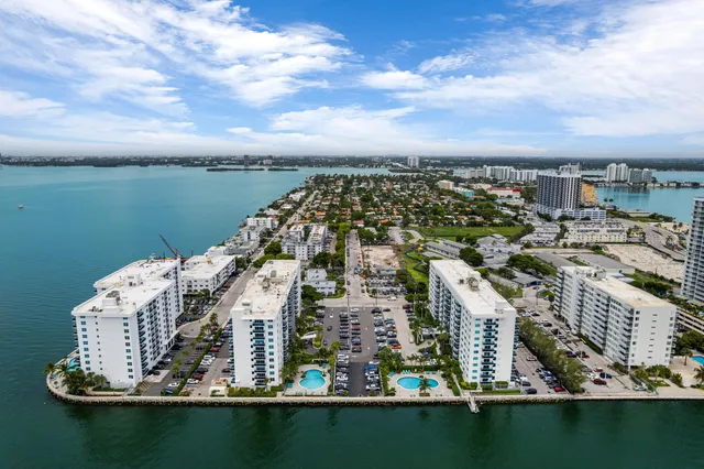 $3,000 | 7501 East Treasure Drive, Unit 8N, North Bay Village, FL 33141