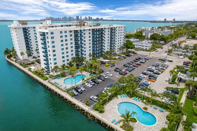 $3,000 | 7501 East Treasure Drive, Unit 8N, North Bay Village, FL 33141