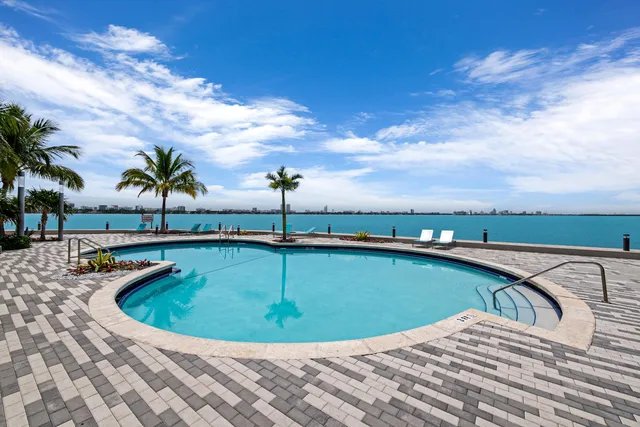 $3,000 | 7501 East Treasure Drive, Unit 8N, North Bay Village, FL 33141