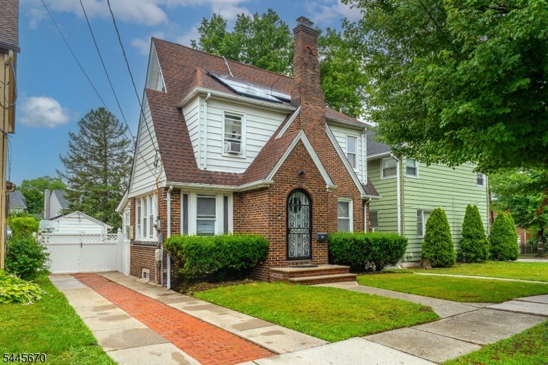 15 Stevens Road Belleville, NJ 07109 - Photo 2 of 37