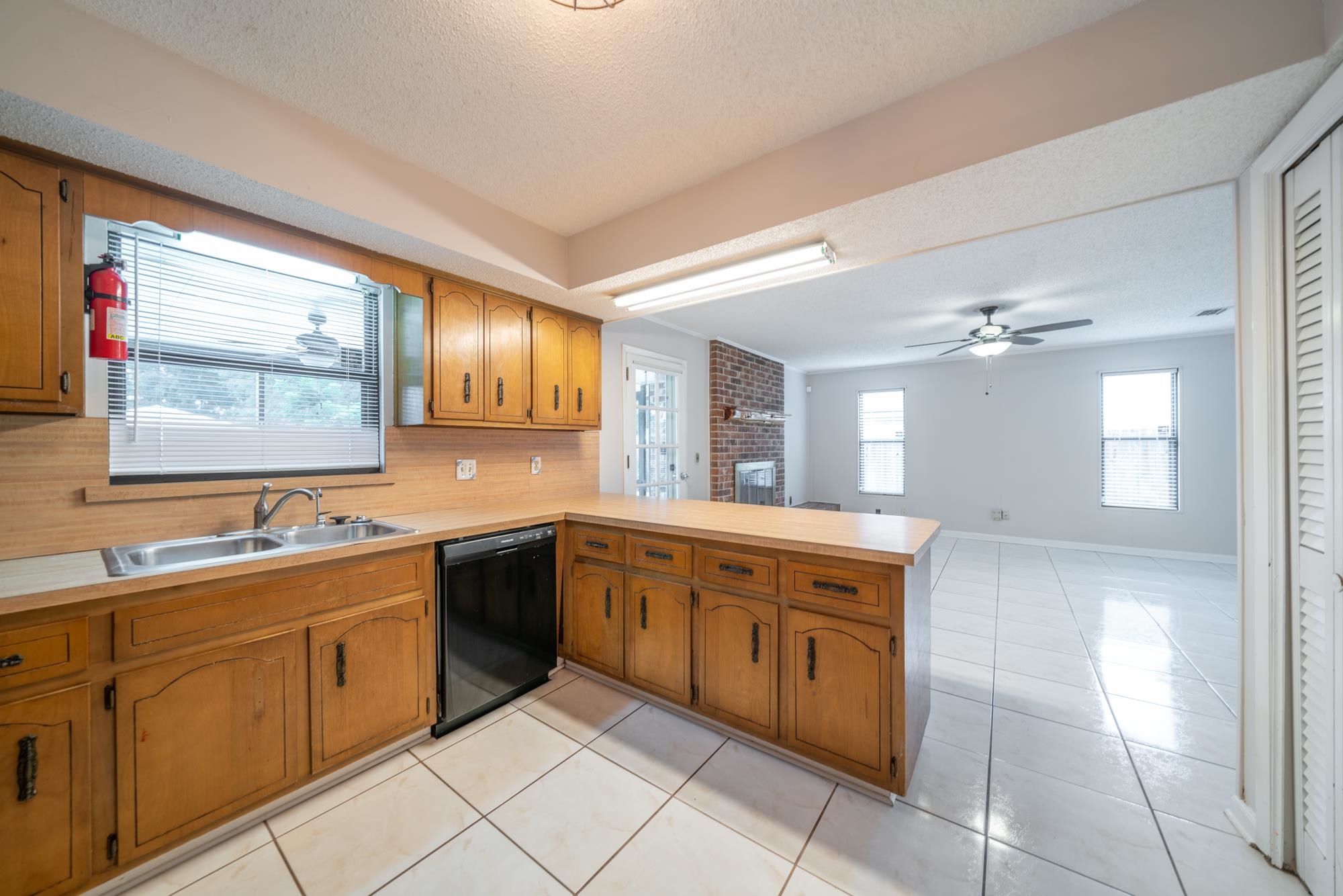 5503 Weaver Road Orange Park, FL 32073 - Photo 13 of 35 Gallery Image 13