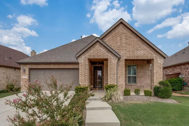 $305,000 | 809 Orleans Square, Aubrey, TX 76227