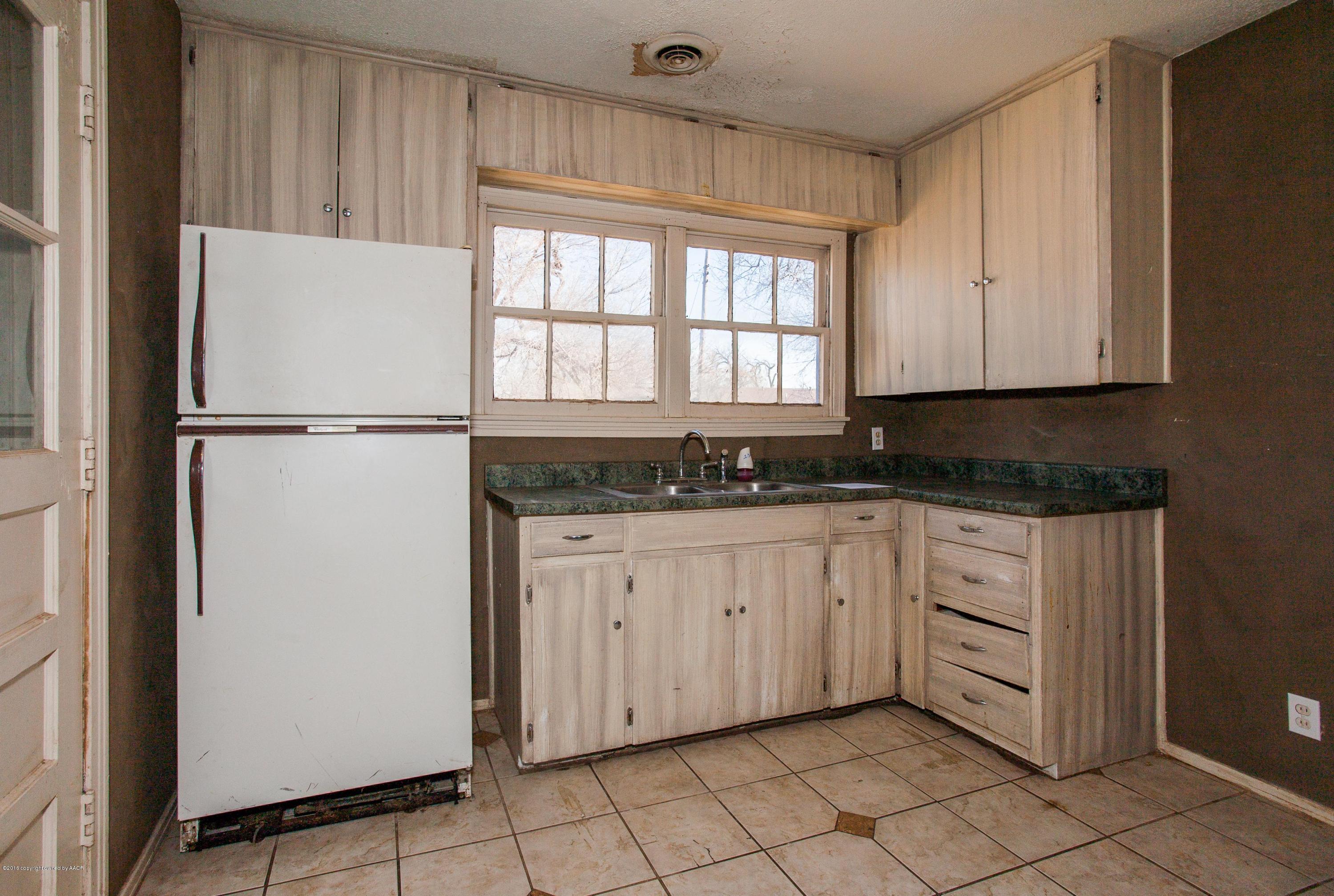4105 Cline Road Amarillo, TX 79110 - Photo 8 of 22 08_kitchen