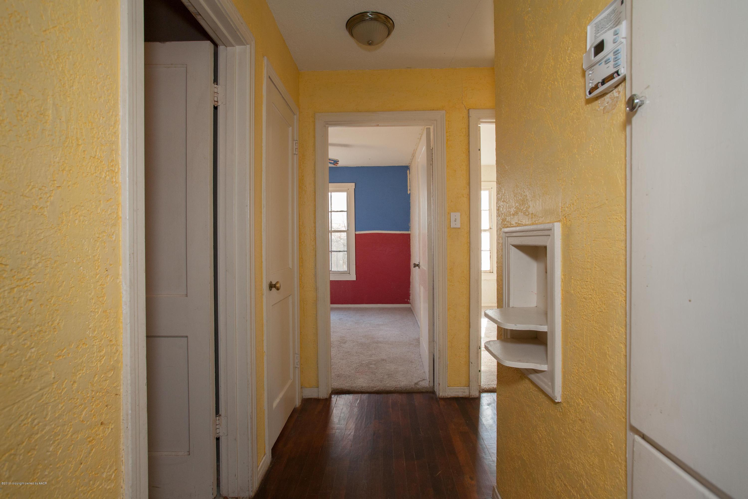 4105 Cline Road Amarillo, TX 79110 - Photo 10 of 22 10_hall