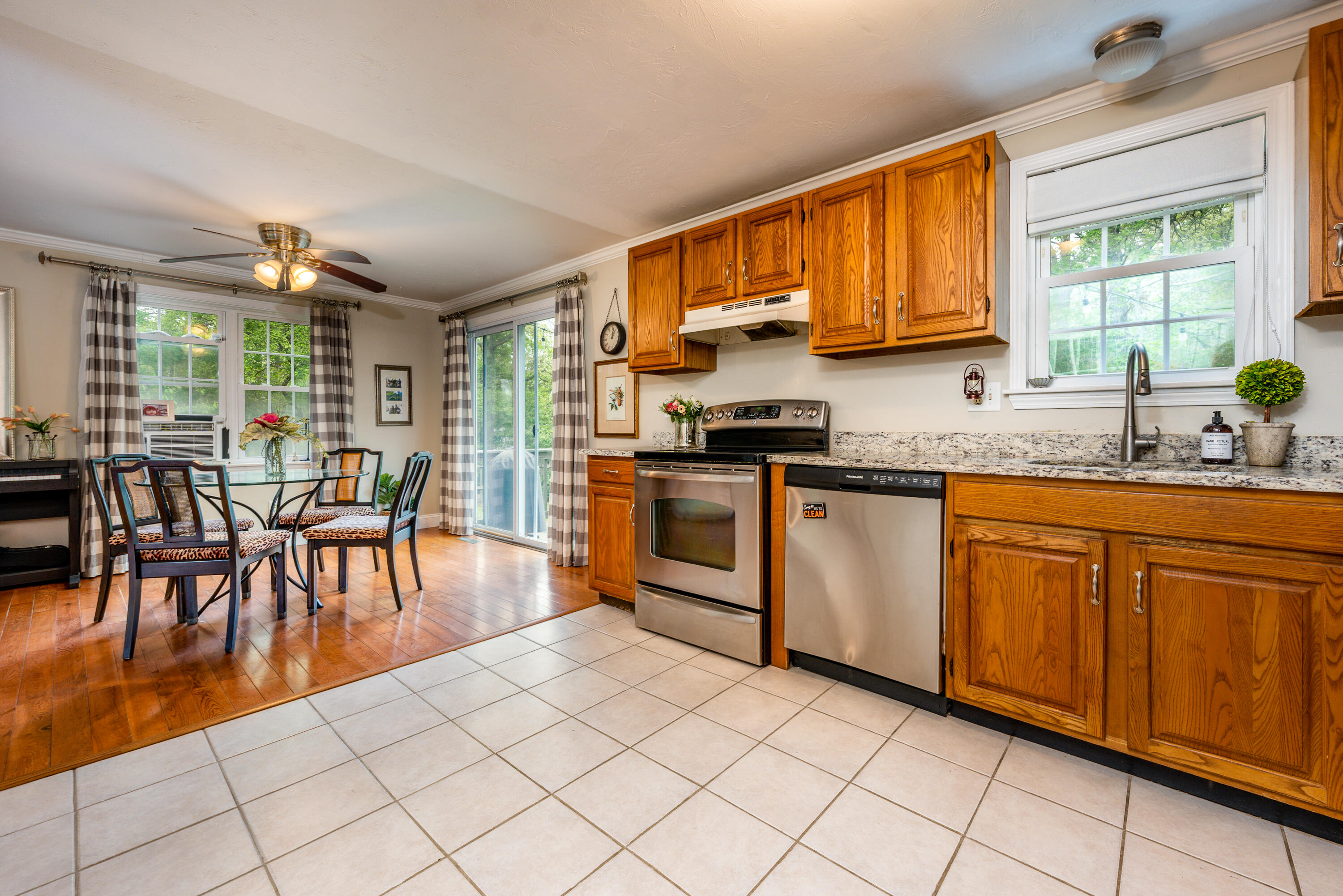 6 Rectangle Way Sandwich, MA 02563 - Photo 5 of 17 kitchen3