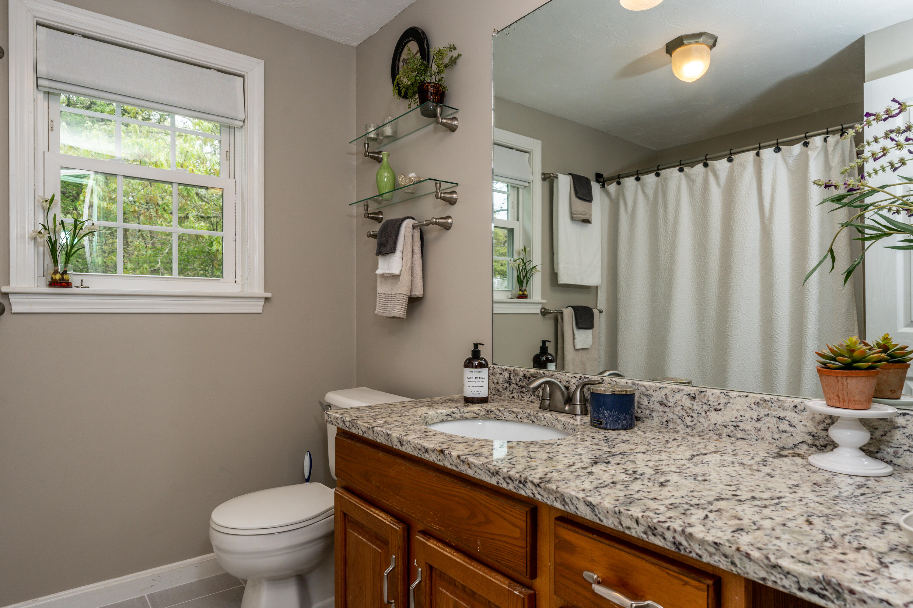 6 Rectangle Way Sandwich, MA 02563 - Photo 9 of 17 upperbath