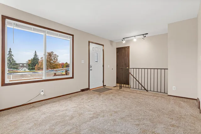 $625,000 | 753-755 South Robert Street, St. Paul, MN 55107