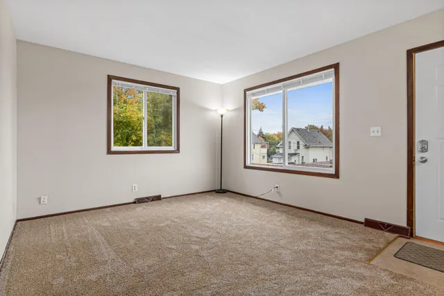 $625,000 | 753-755 South Robert Street, St. Paul, MN 55107