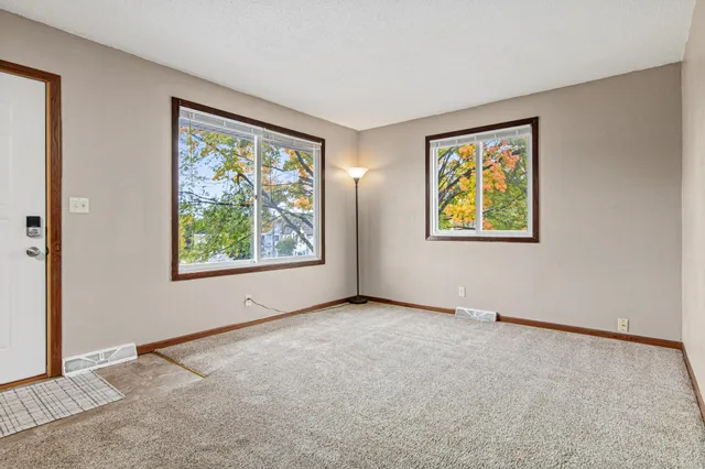 $625,000 | 753-755 South Robert Street, St. Paul, MN 55107