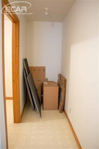 5411 Coldwater Road Flint, MI 48504 - Photo 18 of 24 21420316-17.JPG