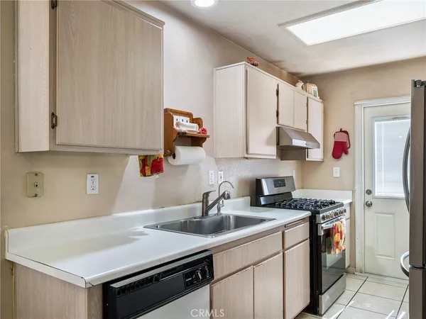 $380,000 | 17956 Kendall Circle, Adelanto, CA 92301