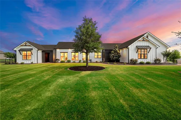 $1,299,000 | 177 Bold Springs Court, West, TX 76691