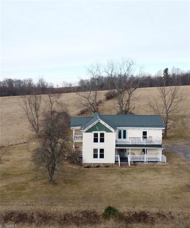7561 Snake Creek Road Hillsville, VA 24343 - Photo 11 of 50