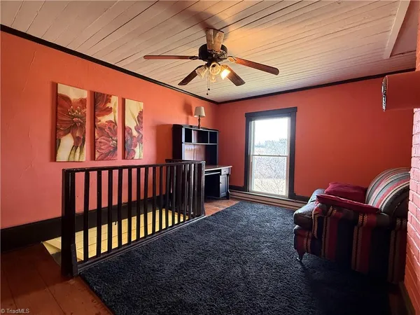 $329,000 | 7561 Snake Creek Road, Hillsville, VA 24343