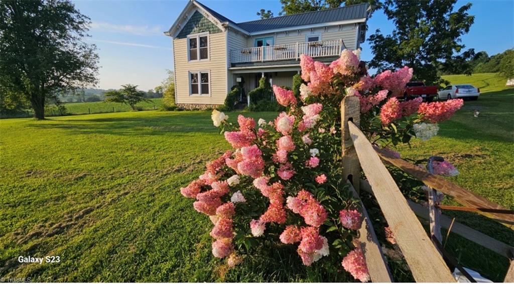 7561 Snake Creek Road Hillsville, VA 24343 - Photo 2 of 50