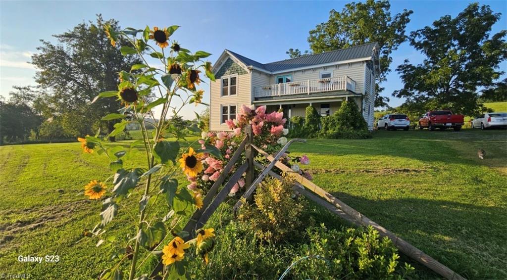 7561 Snake Creek Road Hillsville, VA 24343 - Photo 3 of 50