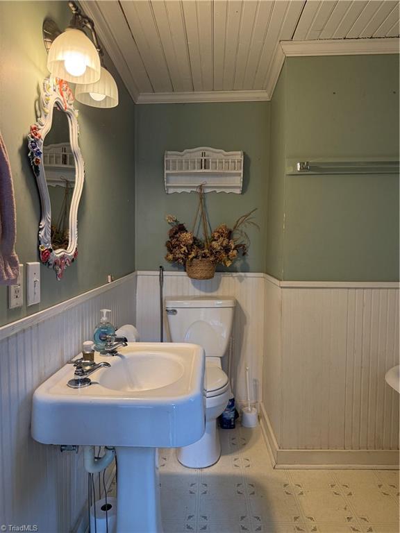 7561 Snake Creek Road Hillsville, VA 24343 - Photo 31 of 50