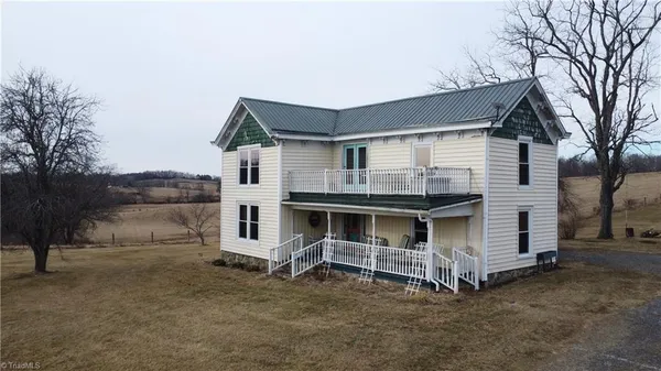 $329,000 | 7561 Snake Creek Road, Hillsville, VA 24343