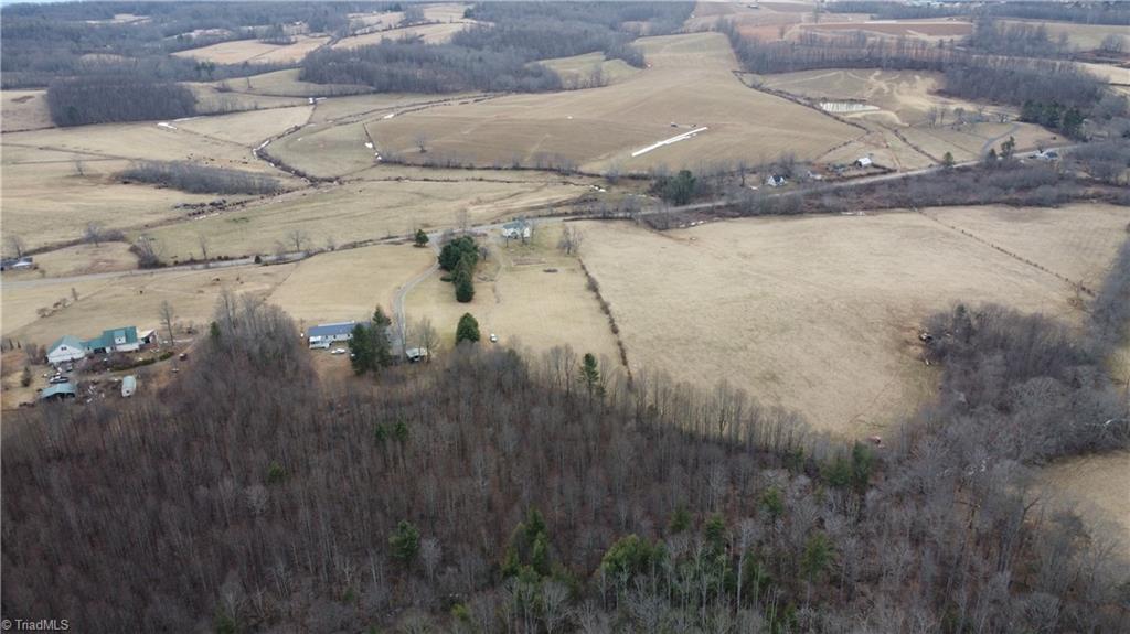 7561 Snake Creek Road Hillsville, VA 24343 - Photo 47 of 50