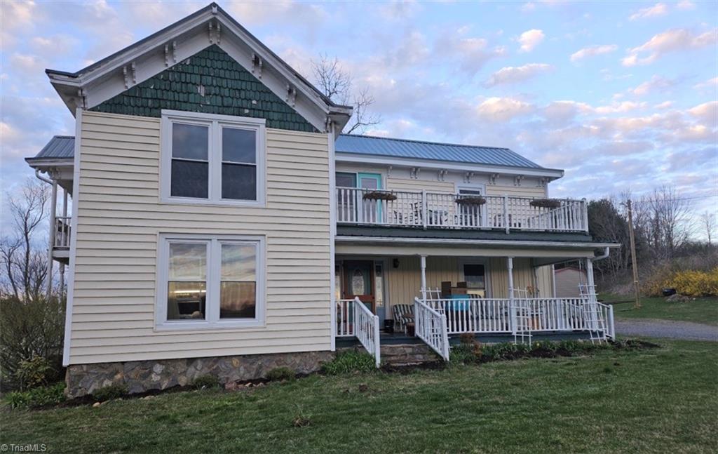 7561 Snake Creek Road Hillsville, VA 24343 - Photo 5 of 50
