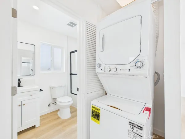 $2,725 | 748 Newport Avenue, Unit 6, Long Beach, CA 90804