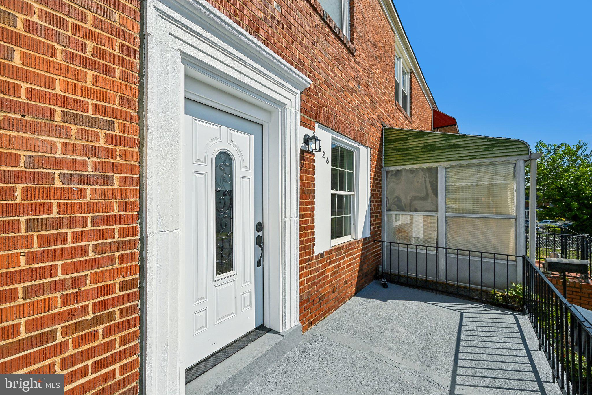 628 Roundview Road Baltimore, MD 21225 - Photo 3 of 43