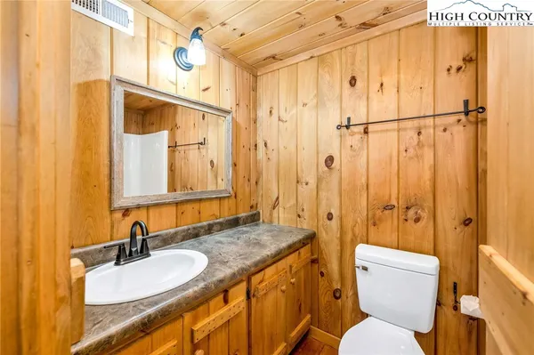 $618,000 | 372 Homestead Road, Todd, NC 28684