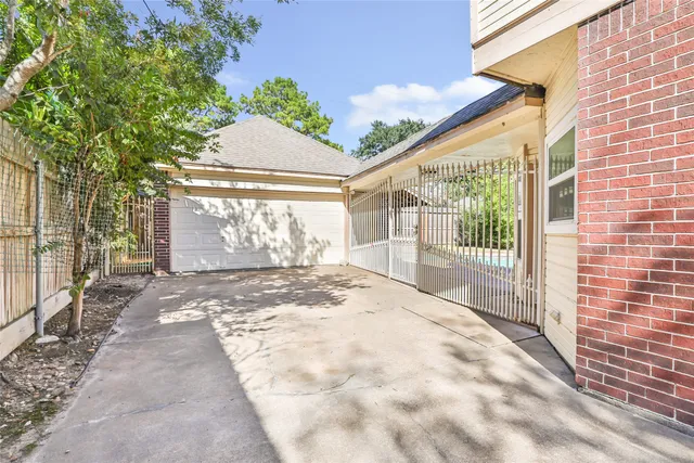 a view of a entrance door of the house