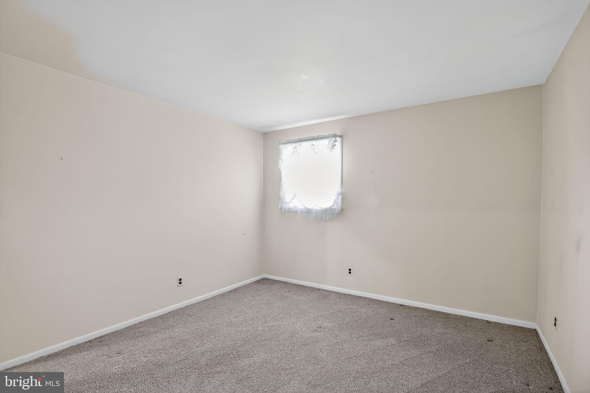 1901 Suffolk Road Finksburg, MD 21048 - Photo 9 of 35 an empty room with windows