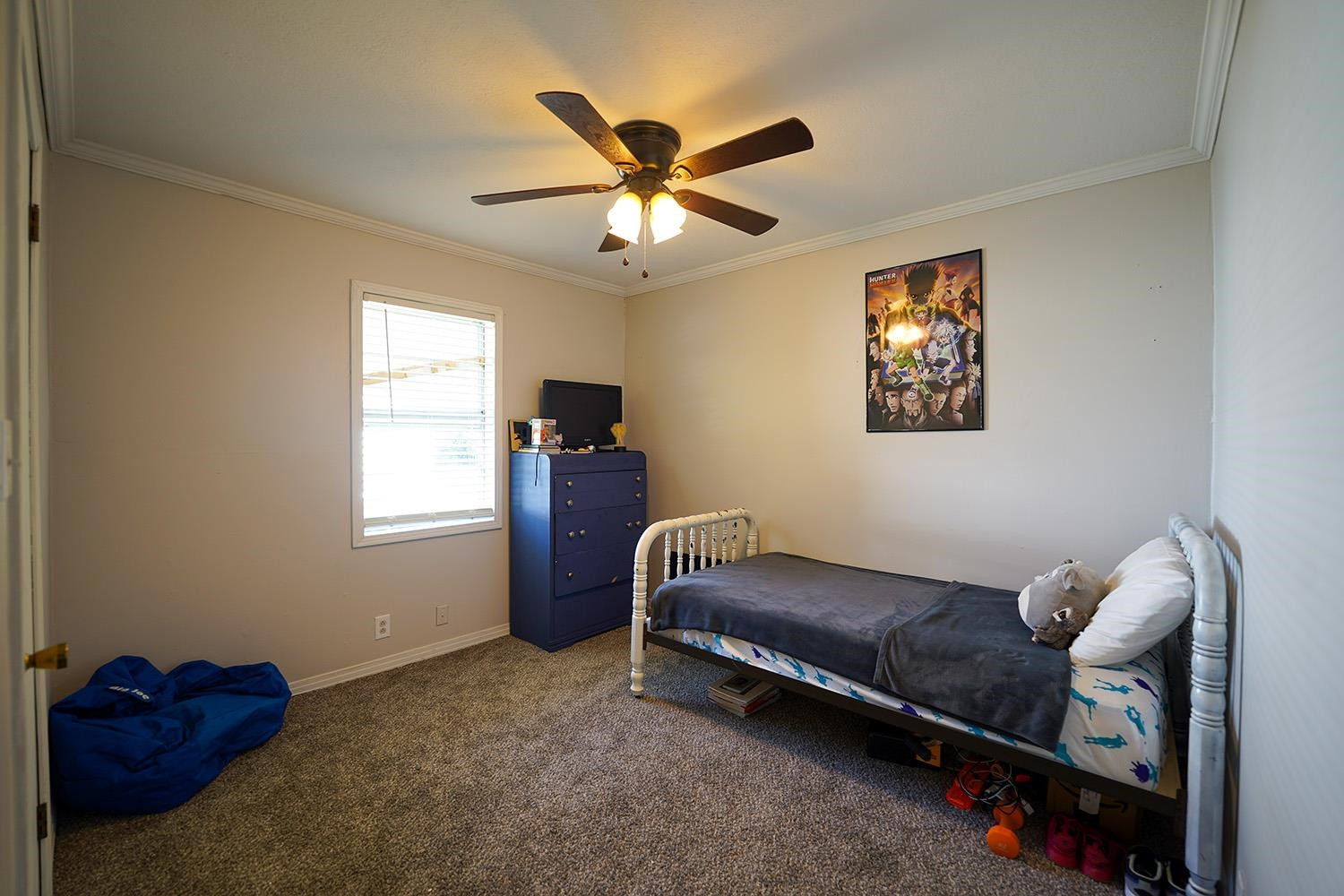404 West Mill Street Rutherford, TN 38369 - Photo 6 of 12 a living room with a bed and a window