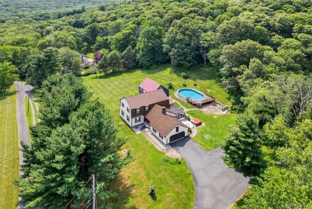 $849,000 | 4 Debbie Court, Chester, NY 10918