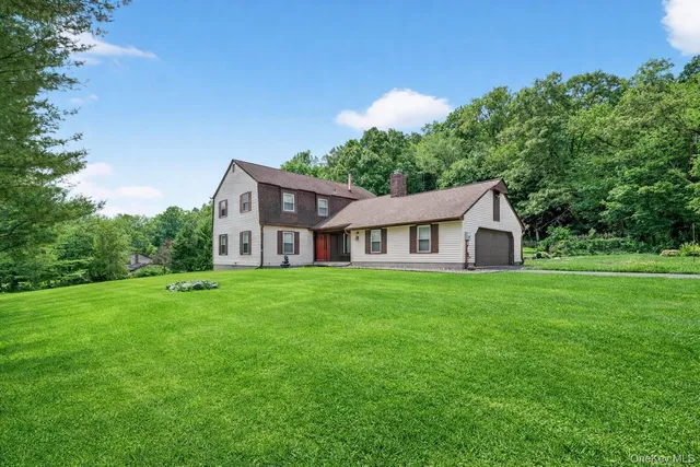 $849,000 | 4 Debbie Court, Chester, NY 10918