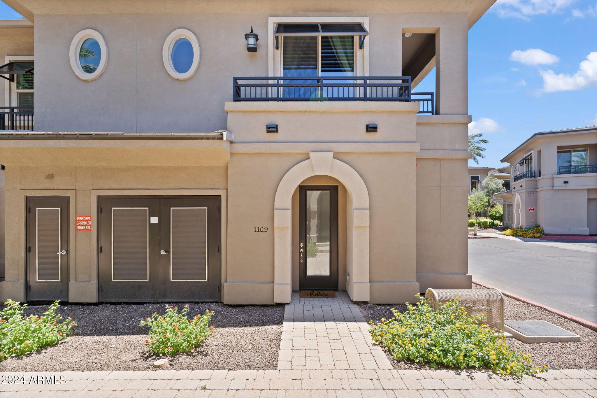 6565 East Thomas Road, Unit 1109 Scottsdale, AZ 85251 - Photo 7 of 40 a front view of a house with shower